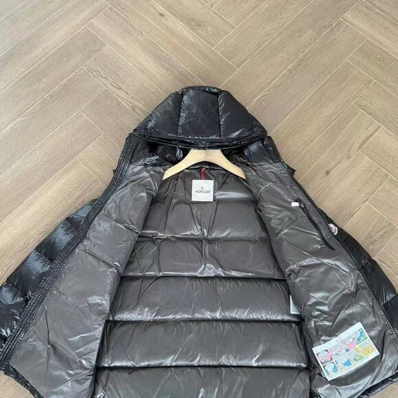Moncler Men's Maya Down Jacket Size M - Picture 2 of 9